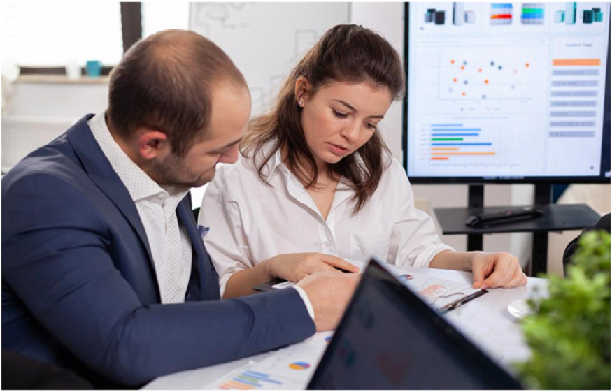 Financial Managers Improve Cash